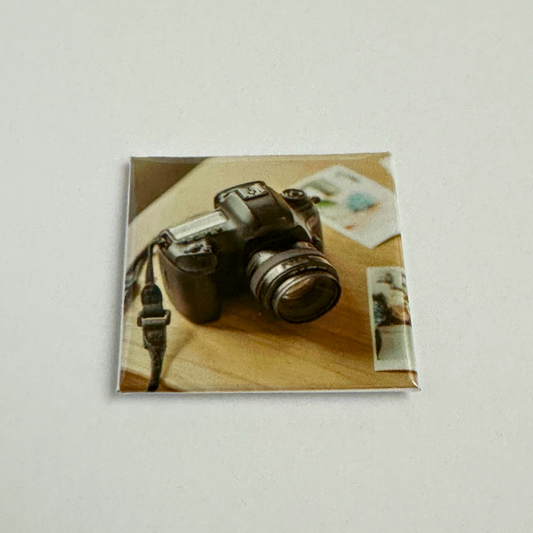 Front view of personalized photo magnet – Vibrant print for a unique gift idea.